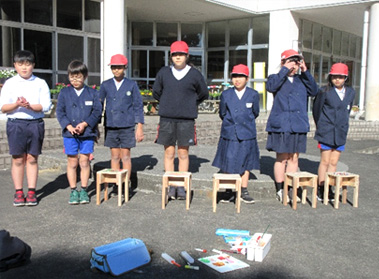 出来上がった作品を前に