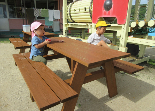 早速子供たちが遊びにやってきました