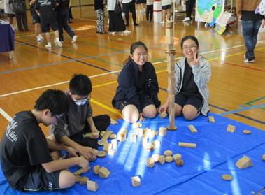 中学生も遊んでくれました
