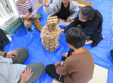 これは1枚づつ積み木を抜いていくゲーム