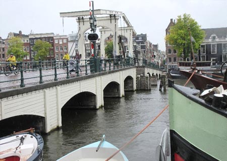 旧市街にあるマヘレ跳ね橋（木製）
