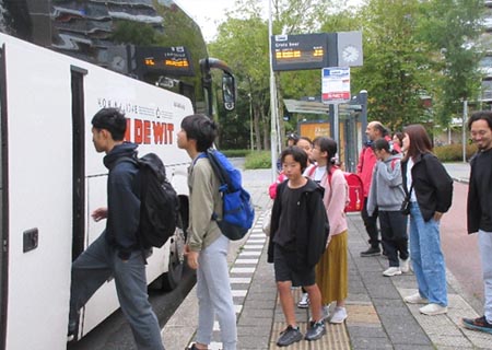 日本人学校のスクールバス