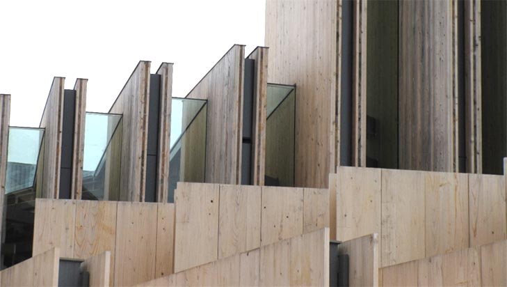 木材を多用している日本館